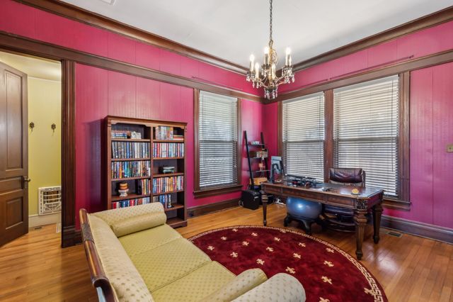 819 S Crockett Street, Sherman, TX 75090