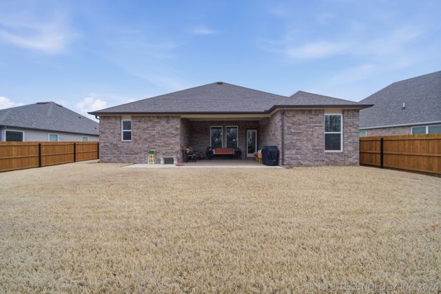 6240 S 317th East Avenue, Broken Arrow, OK 74014