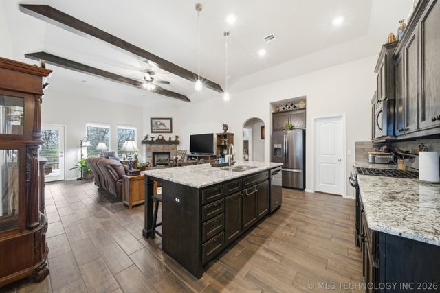 6240 S 317th East Avenue, Broken Arrow, OK 74014