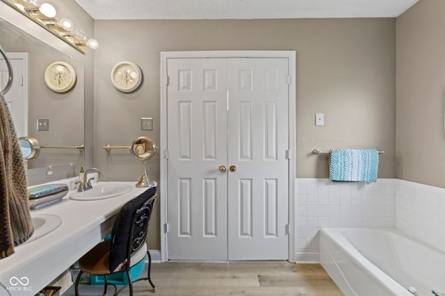 4012 S Loganberry Court, New Palestine, IN 46163