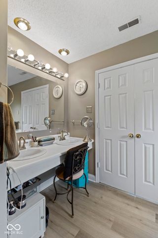 4012 S Loganberry Court, New Palestine, IN 46163