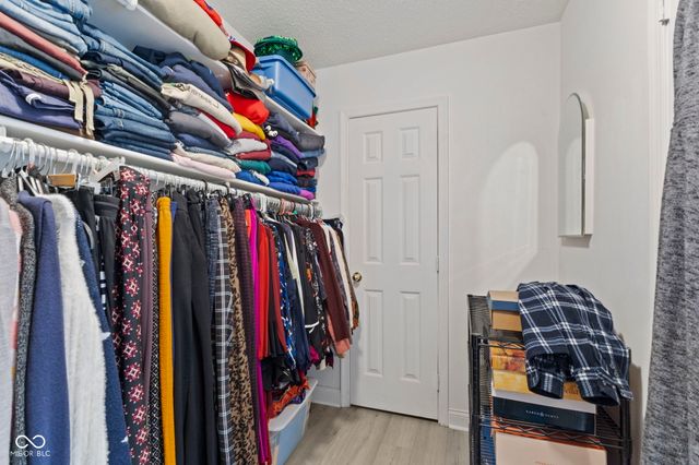 4012 S Loganberry Court, New Palestine, IN 46163