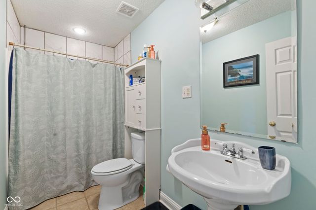 4012 S Loganberry Court, New Palestine, IN 46163