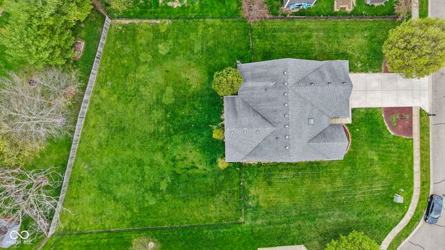 4012 S Loganberry Court, New Palestine, IN 46163