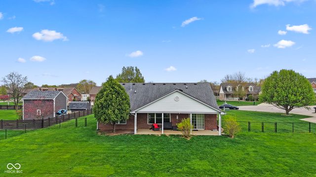 4012 S Loganberry Court, New Palestine, IN 46163