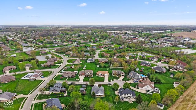 4012 S Loganberry Court, New Palestine, IN 46163