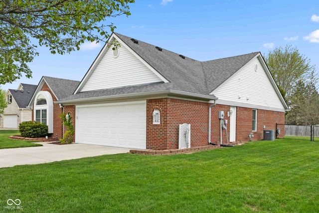 4012 S Loganberry Court, New Palestine, IN 46163