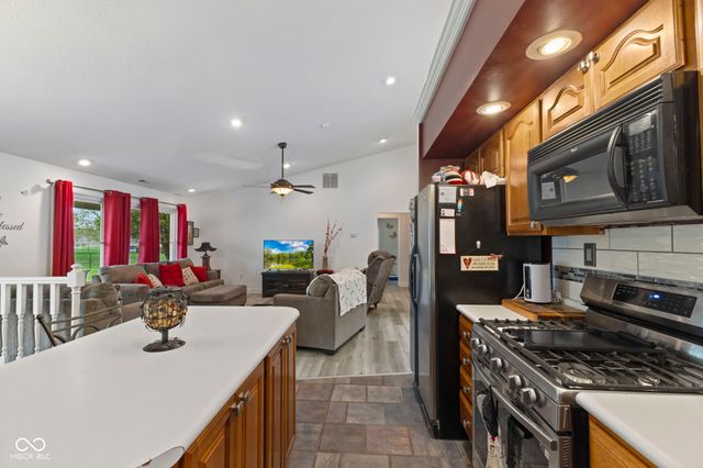 4012 S Loganberry Court, New Palestine, IN 46163