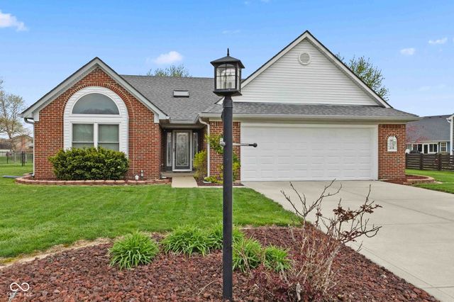 4012 S Loganberry Court, New Palestine, IN 46163