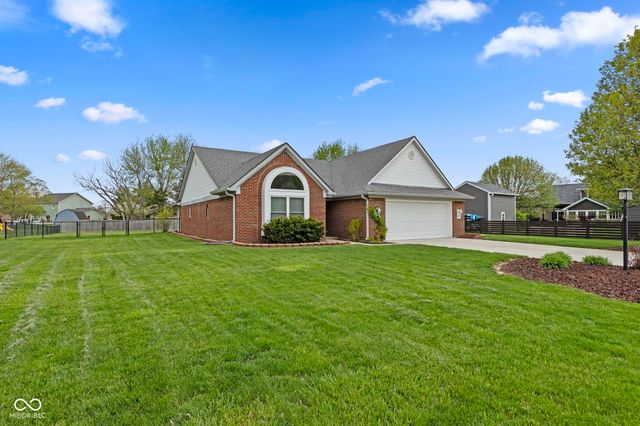 4012 S Loganberry Court, New Palestine, IN 46163