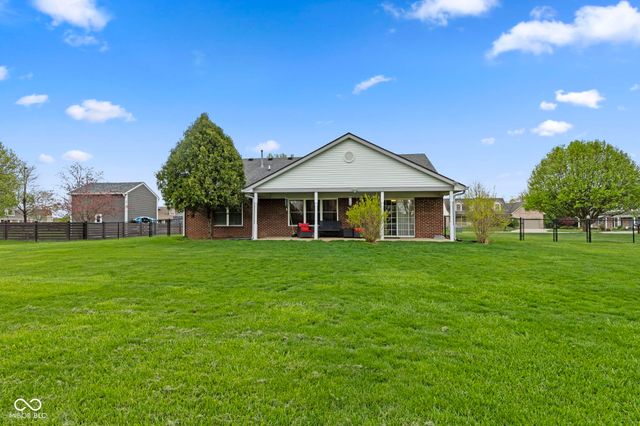 4012 S Loganberry Court, New Palestine, IN 46163