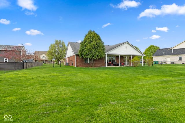 4012 S Loganberry Court, New Palestine, IN 46163