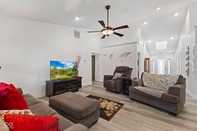 4012 S Loganberry Court, New Palestine, IN 46163