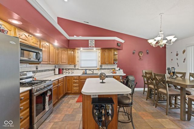 4012 S Loganberry Court, New Palestine, IN 46163