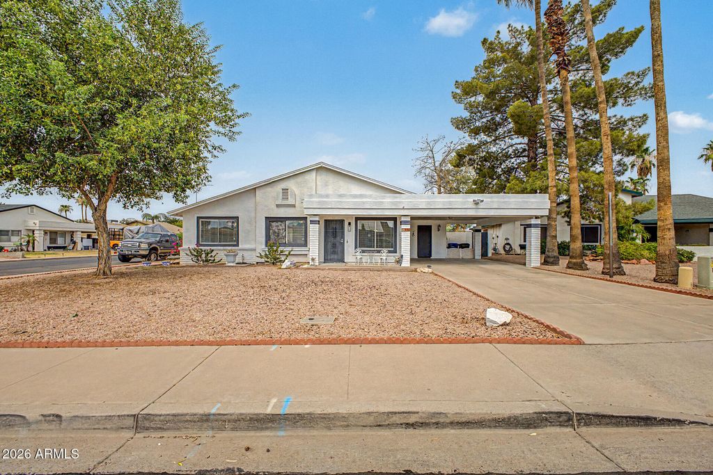 730 S WHITING Circle, Mesa, AZ 85204 — photo 3