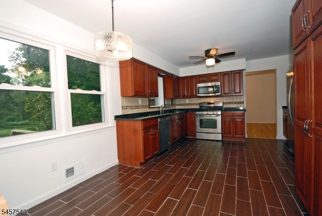 608 Plymouth Ct, Branchburg Twp., NJ 08876