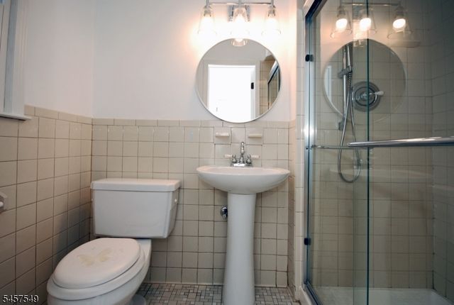 608 Plymouth Ct, Branchburg Twp., NJ 08876