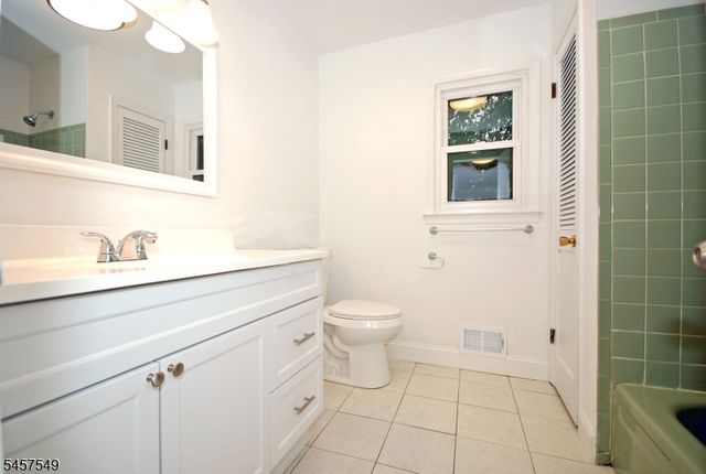 608 Plymouth Ct, Branchburg Twp., NJ 08876