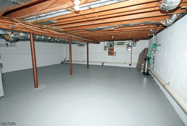 608 Plymouth Ct, Branchburg Twp., NJ 08876