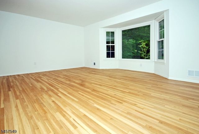 608 Plymouth Ct, Branchburg Twp., NJ 08876
