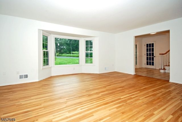 608 Plymouth Ct, Branchburg Twp., NJ 08876