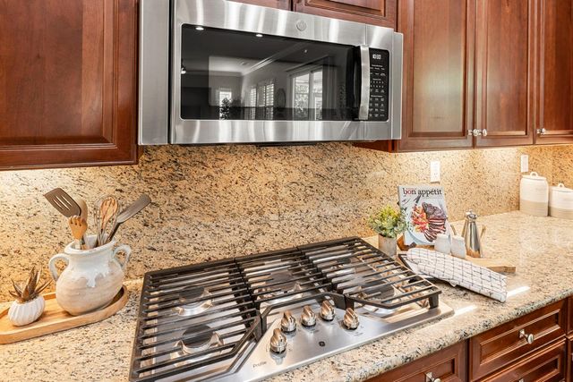 2366 Langtree Dr, Roseville, CA 95747