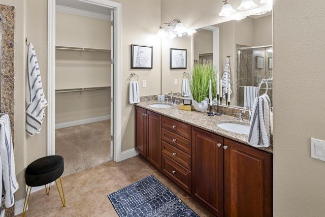 2366 Langtree Dr, Roseville, CA 95747