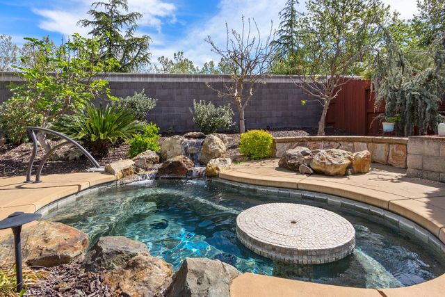 2366 Langtree Dr, Roseville, CA 95747