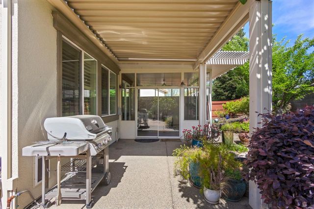 2366 Langtree Dr, Roseville, CA 95747