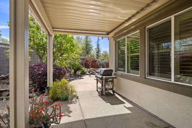 2366 Langtree Dr, Roseville, CA 95747