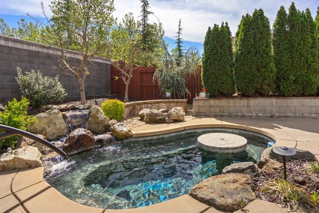 2366 Langtree Dr, Roseville, CA 95747