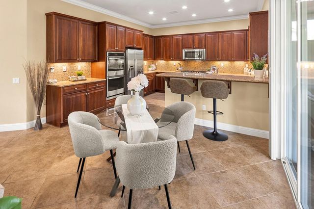 2366 Langtree Dr, Roseville, CA 95747