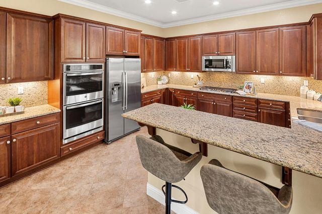 2366 Langtree Dr, Roseville, CA 95747