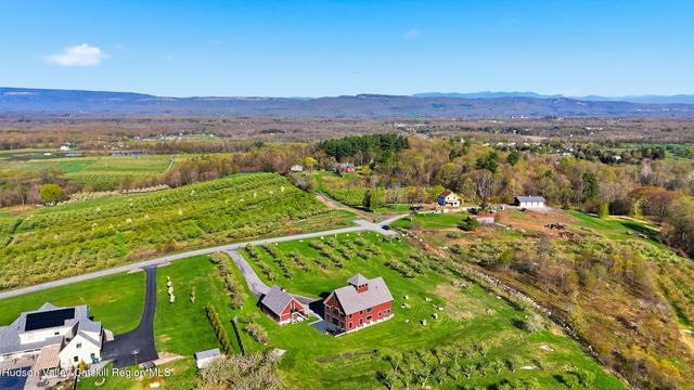 60 Palazzo Lane, Highland, NY 12528