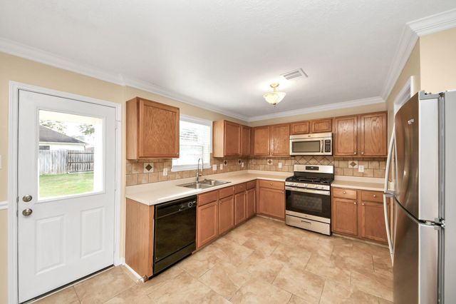 22002 Willow Shade Lane, Tomball, TX 77375