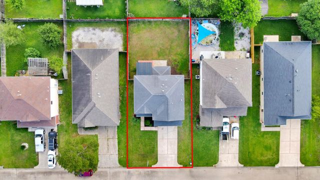 22002 Willow Shade Lane, Tomball, TX 77375