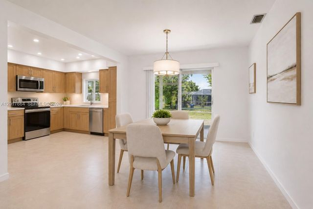 3925 Washington St, Hollywood, FL 33021