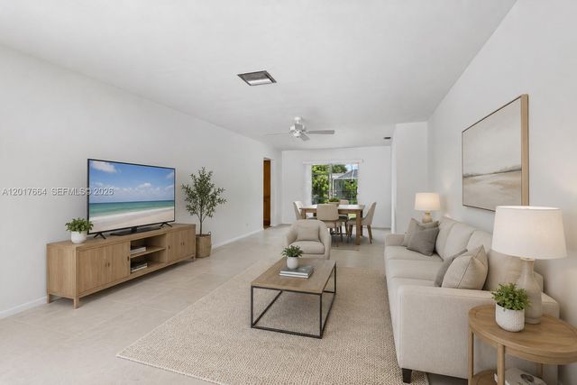 3925 Washington St, Hollywood, FL 33021
