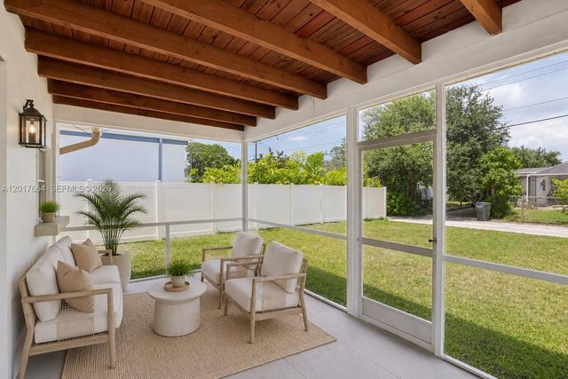 3925 Washington St, Hollywood, FL 33021