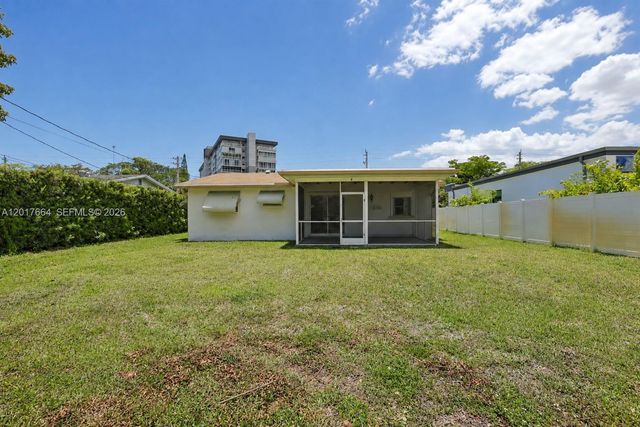 3925 Washington St, Hollywood, FL 33021