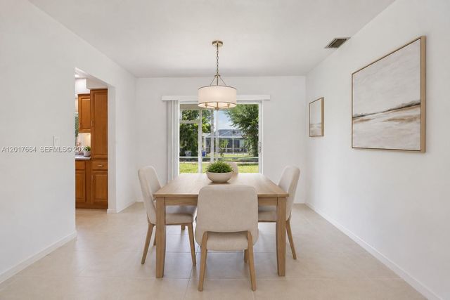 3925 Washington St, Hollywood, FL 33021