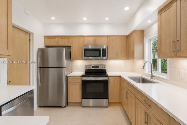 3925 Washington St, Hollywood, FL 33021