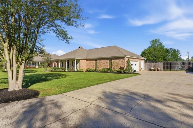 3146 St. Andew's Drive, Lake Charles, LA 70605