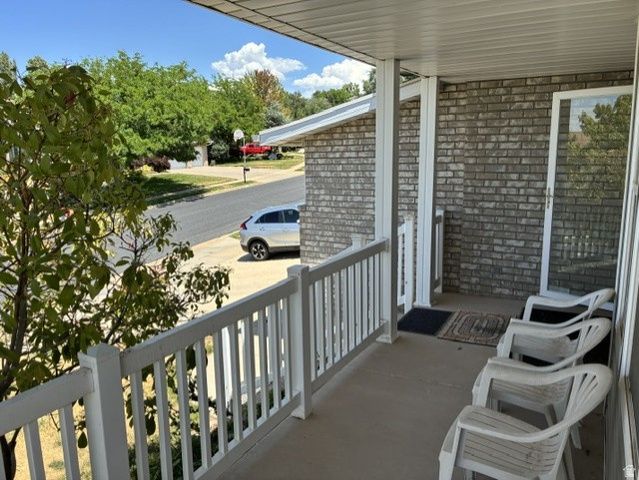 594 SIDER DR, North Salt Lake, UT 84054
