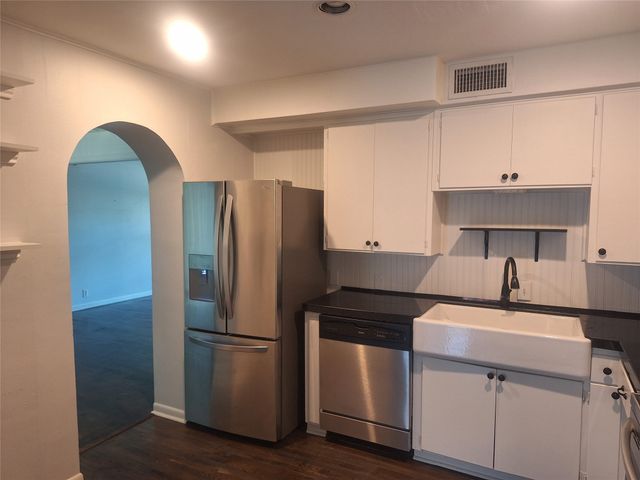 6131 Bandera Avenue B, Dallas, TX 75225
