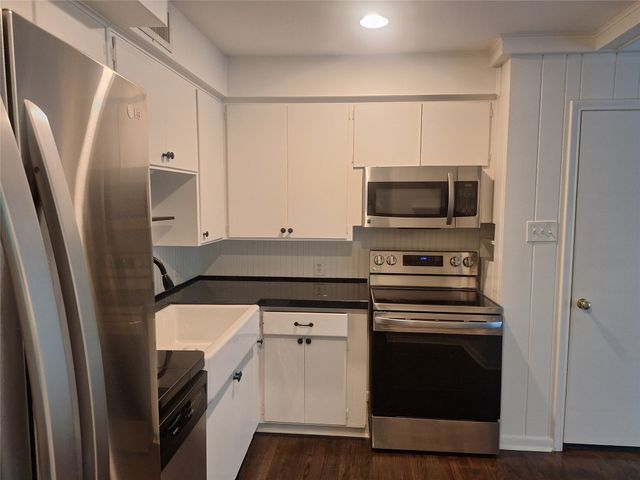 6131 Bandera Avenue B, Dallas, TX 75225