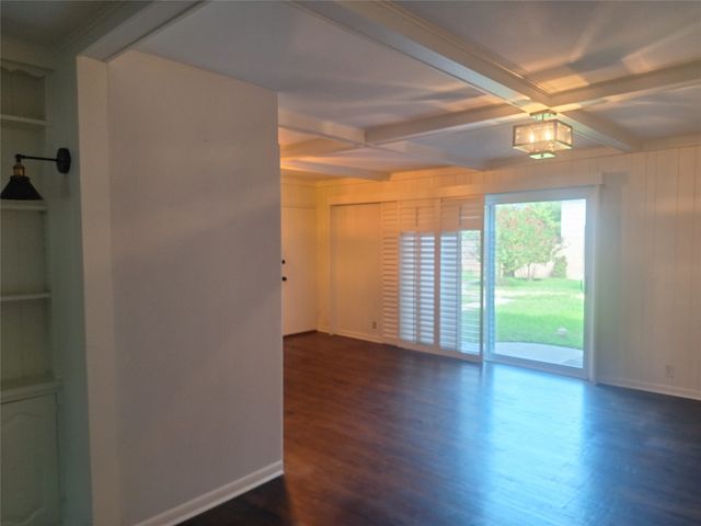 6131 Bandera Avenue B, Dallas, TX 75225