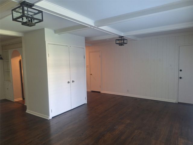 6131 Bandera Avenue B, Dallas, TX 75225