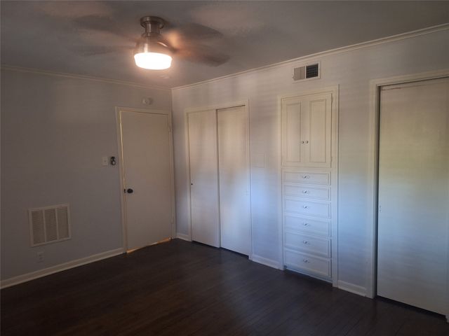 6131 Bandera Avenue B, Dallas, TX 75225