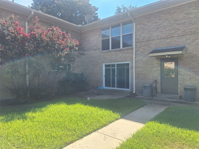 6131 Bandera Avenue B, Dallas, TX 75225